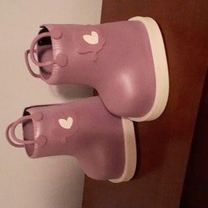 New pair of rainy day boots for Butterflies doll